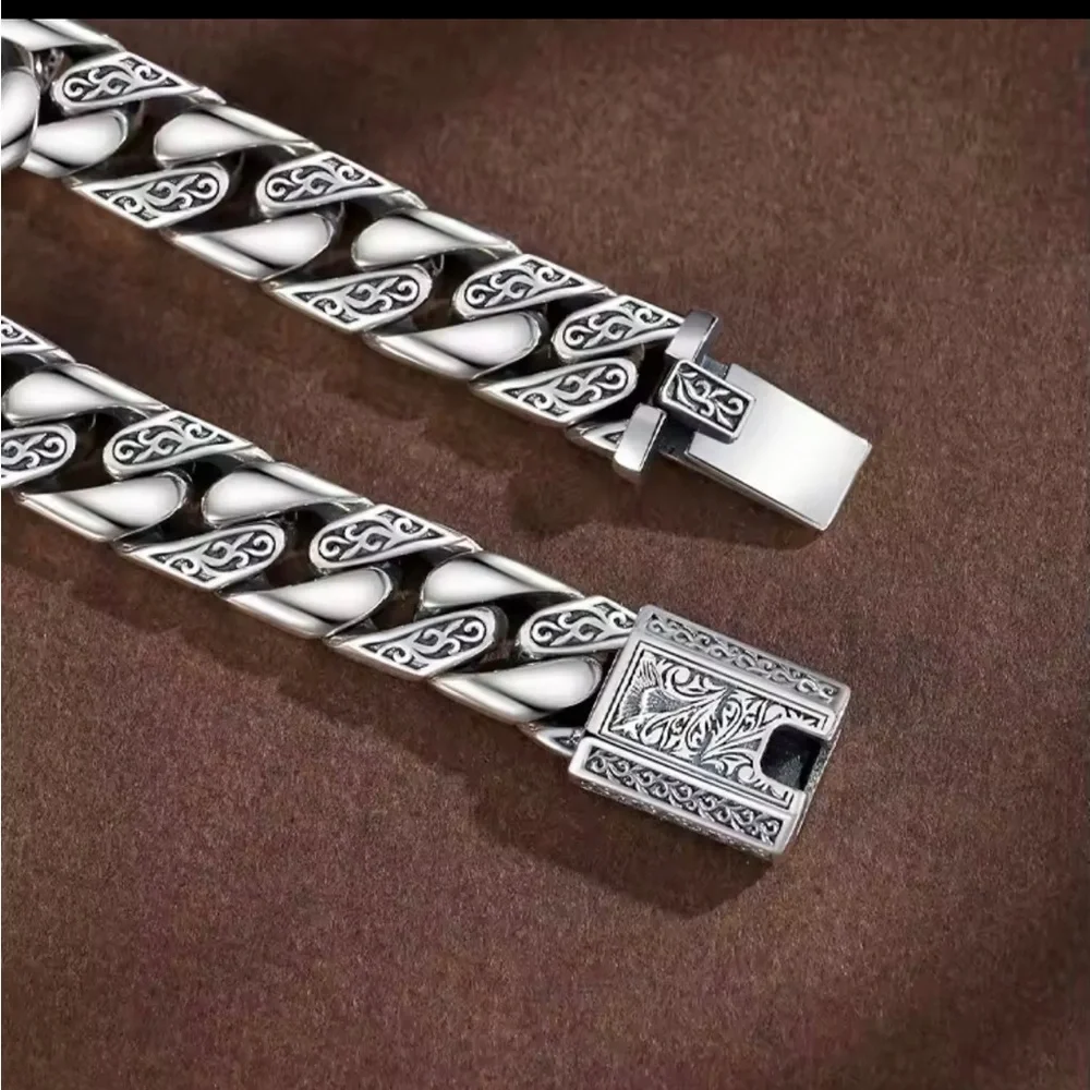 N/A stylish silver